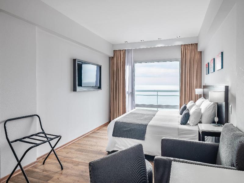 Dazzler By Wyndham Puerto Madryn image