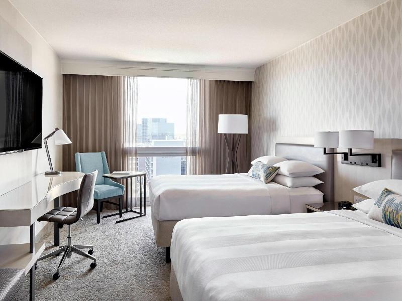 Stay in style at Los Angeles Airport Marriott