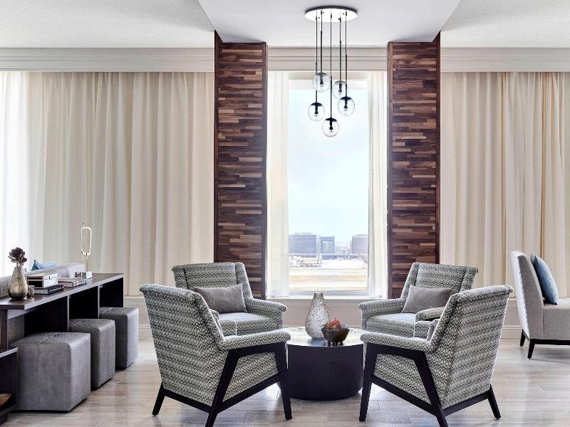 Stay in style at Los Angeles Airport Marriott