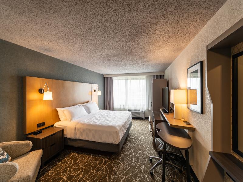 Holiday Inn Newark International Airport-North image