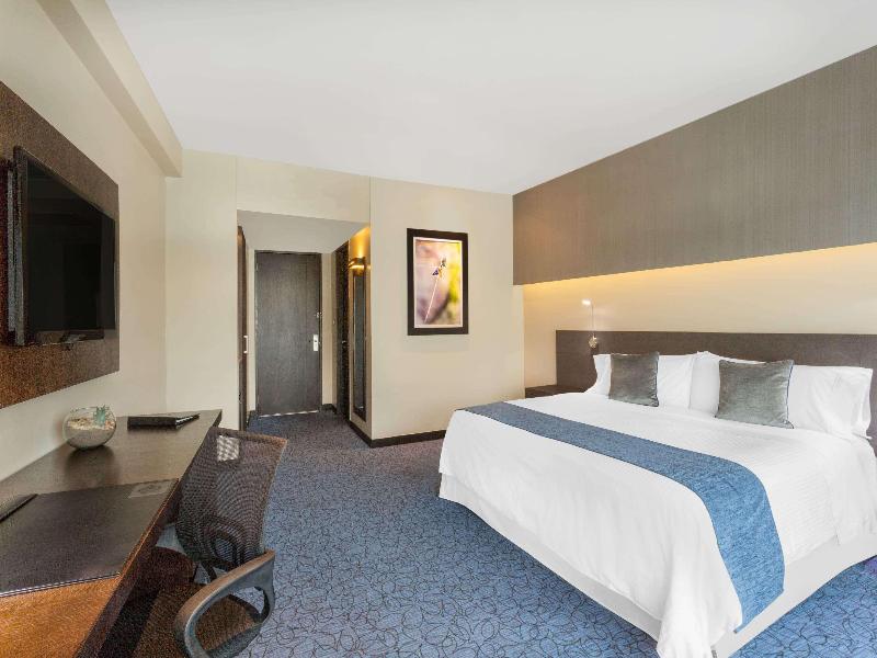 Wyndham Guayaquil Puerto Santa Ana image