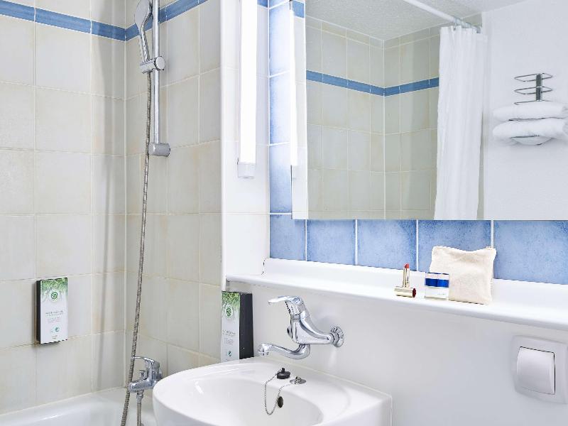 Kyriad Direct Evreux image