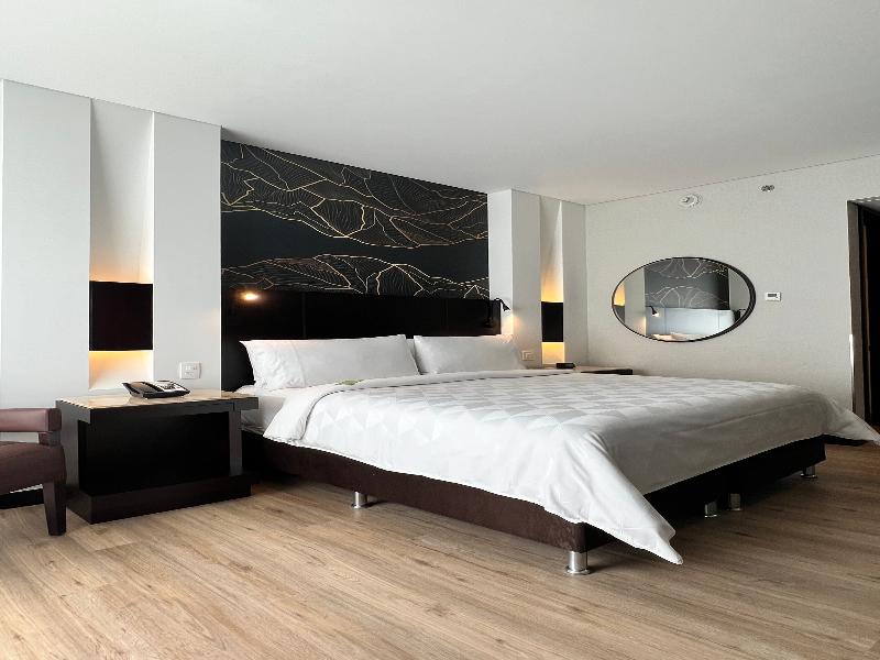 Holiday Inn Bogota Airport Hotel image