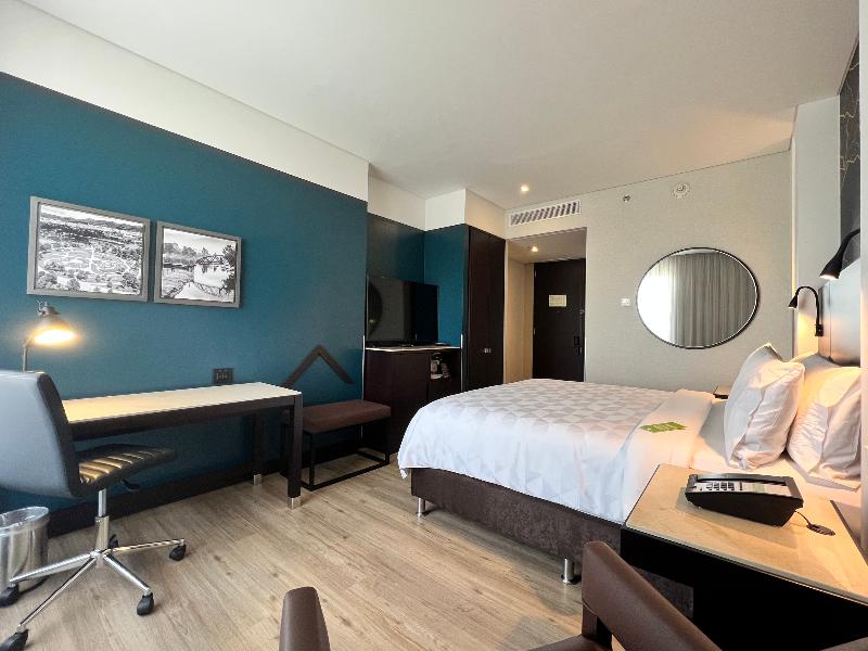 Holiday Inn Bogota Airport Hotel image