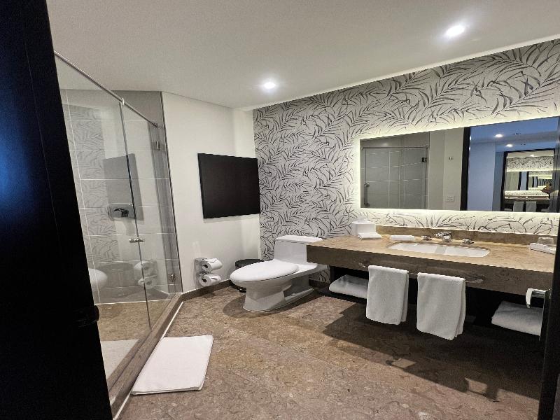 Holiday Inn Bogota Airport Hotel image