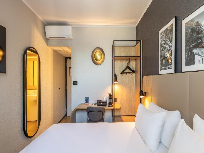 Campanile Paris Ouest - Levallois Perret image