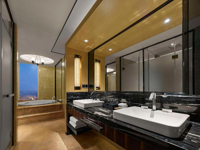 Hilton Zhongshan Downtown image