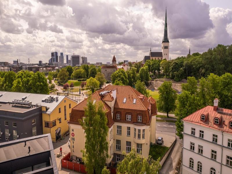 16 Euro Hostel image