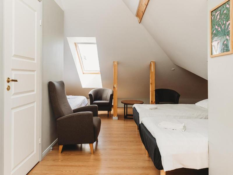 16 Euro Hostel image