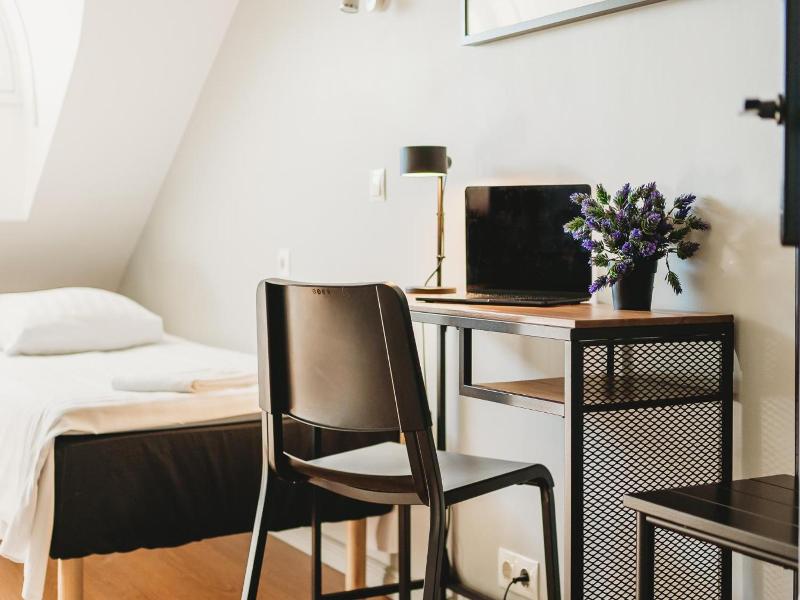 16 Euro Hostel image