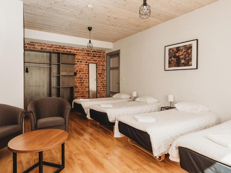 16 Euro Hostel image