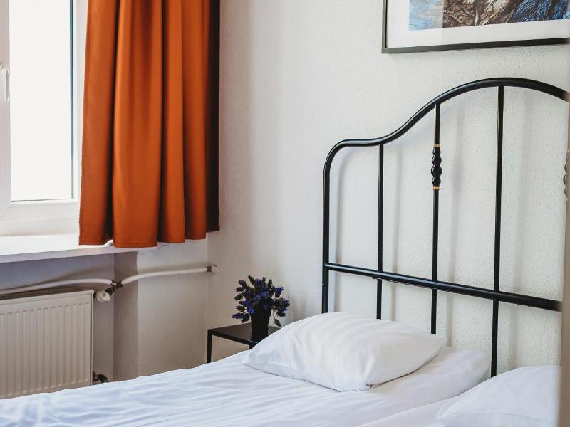 16 Euro Hostel image