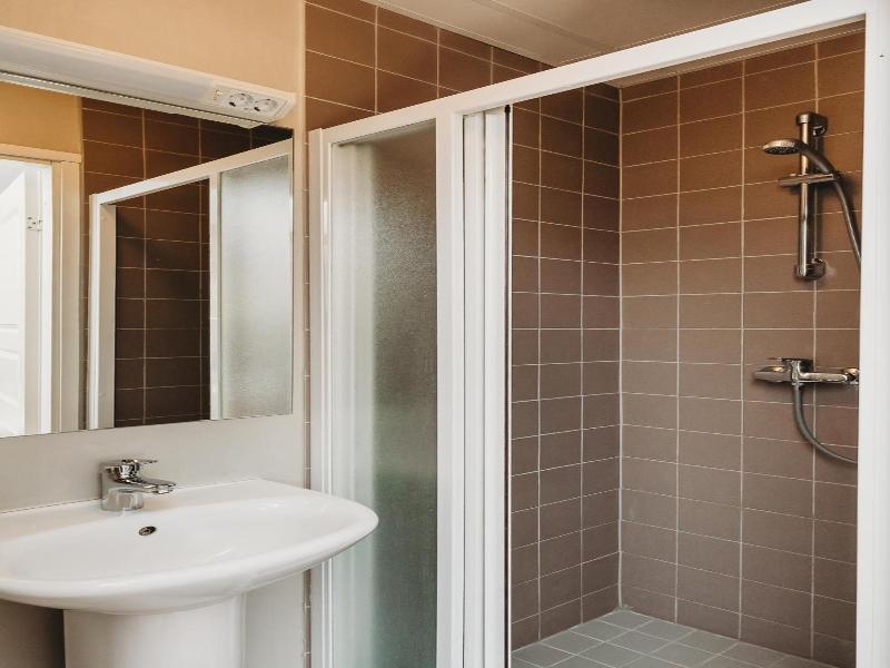 16 Euro Hostel image