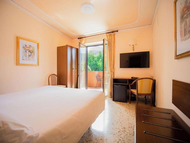 Hotel Central image