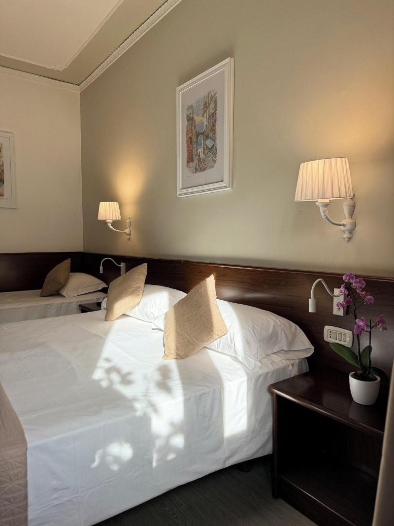 Hotel Central image