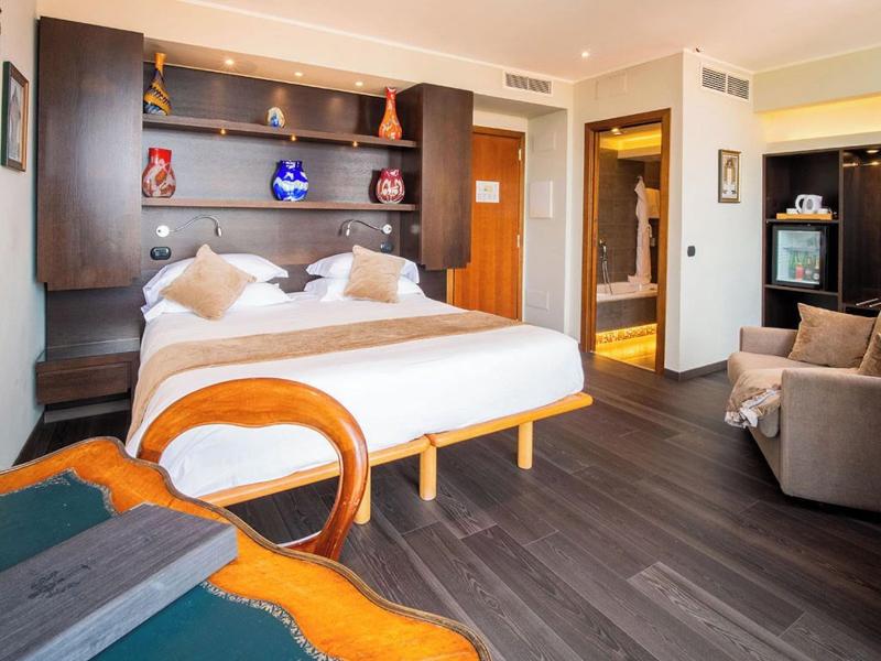 Hotel Central image