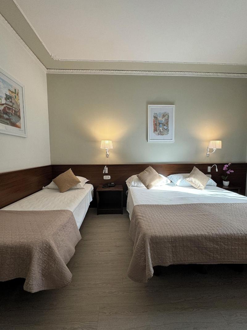 Hotel Central image