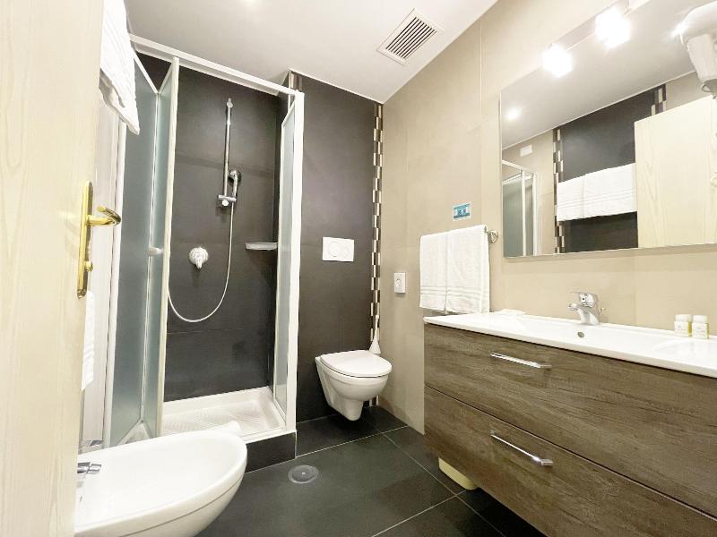 Hotel Central image