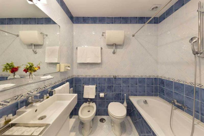 Hotel Central image