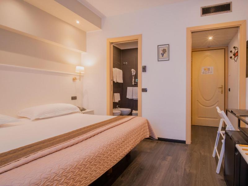 Hotel Central image