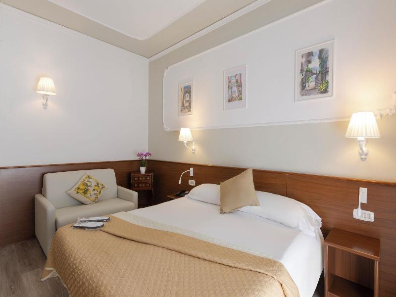 Hotel Central image