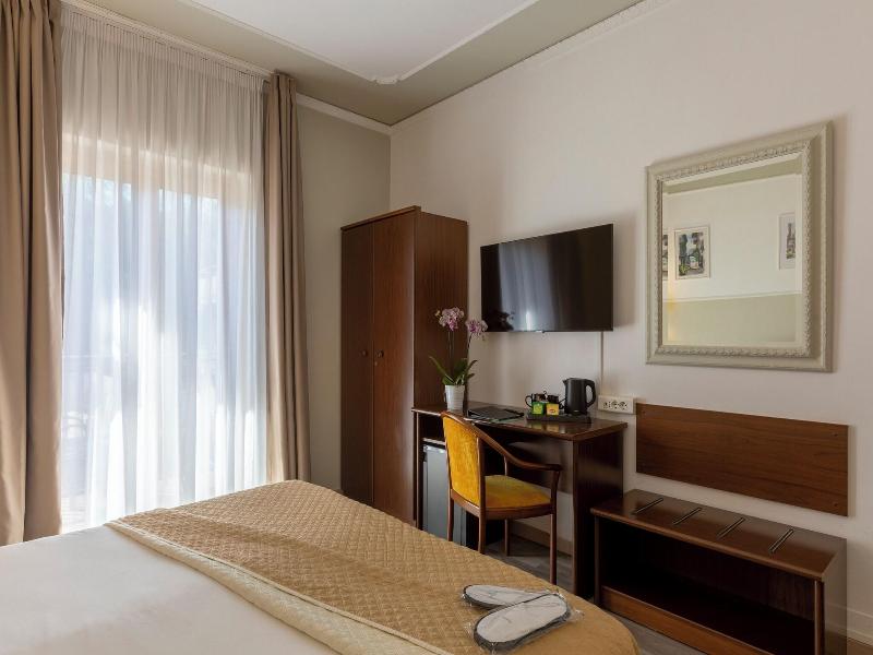 Hotel Central image