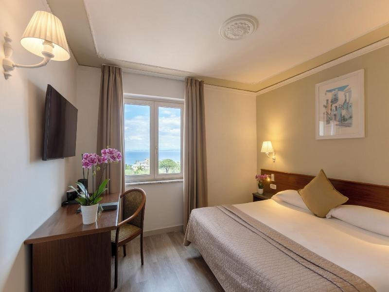 Hotel Central image