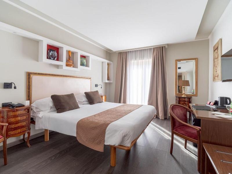 Hotel Central image