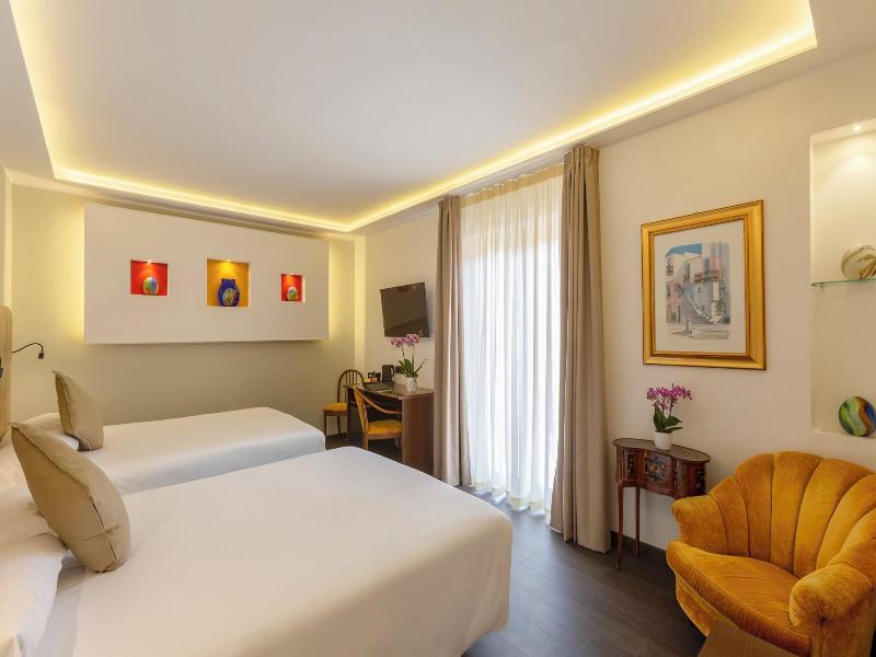 Hotel Central image