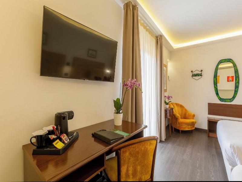 Hotel Central image