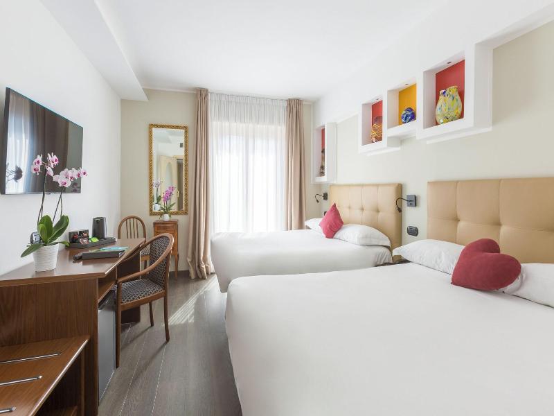 Hotel Central image