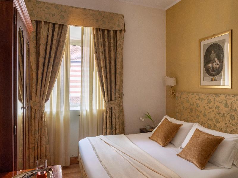 Hotel Cortina Roma image