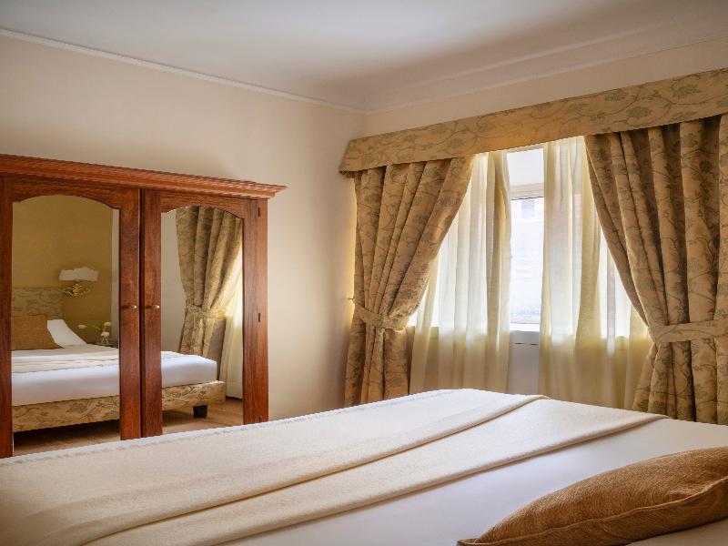 Hotel Cortina Roma image