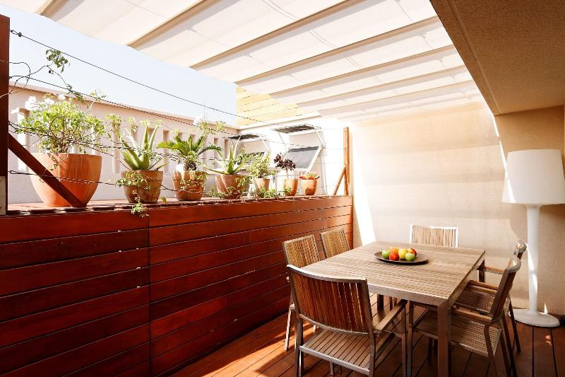 Inside Barcelona Apartments Mercat image