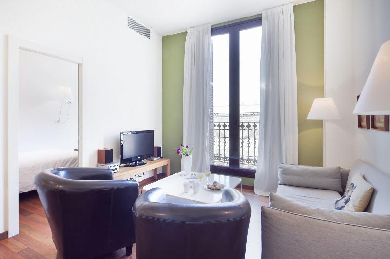 Inside Barcelona Apartments Mercat image