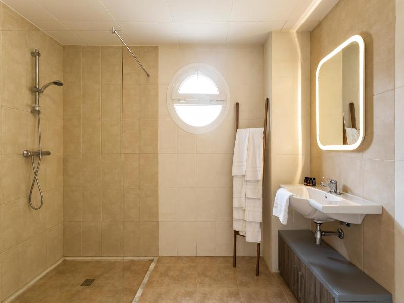 Ama Islantilla Resort image