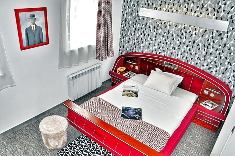 Detective Hotel image