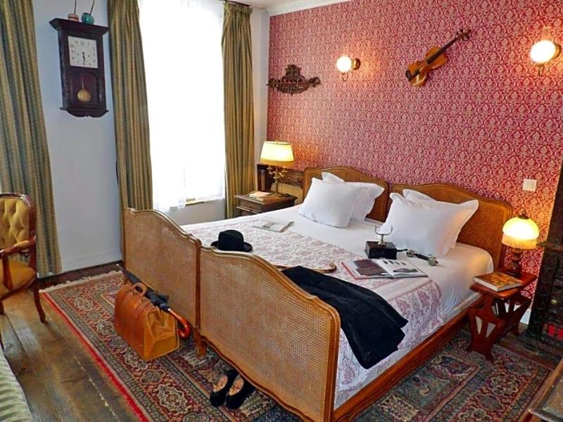 Detective Hotel image