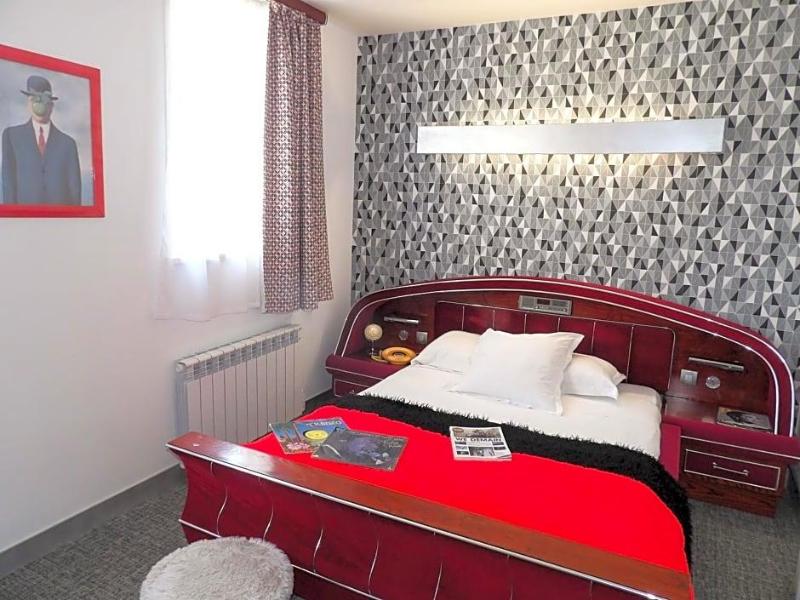 Detective Hotel image