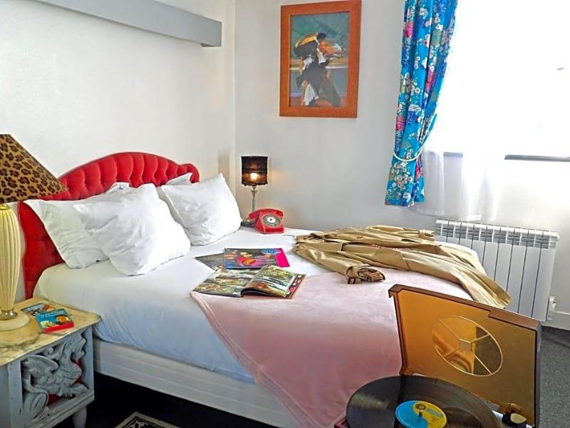 Detective Hotel image