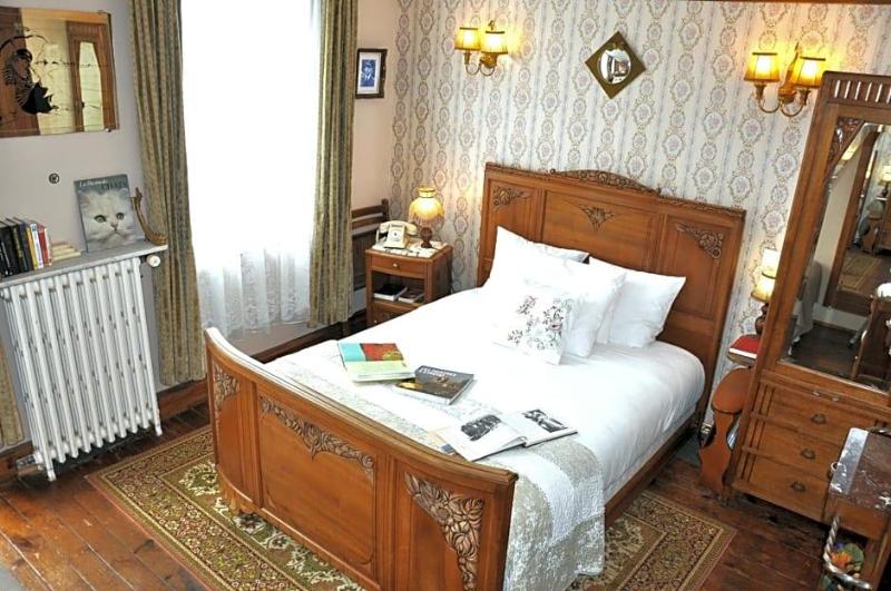 Detective Hotel image