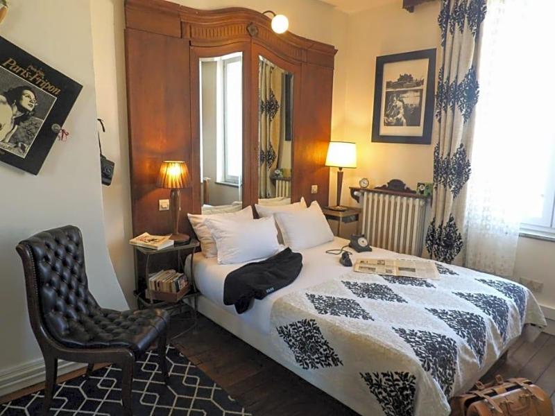 Detective Hotel image