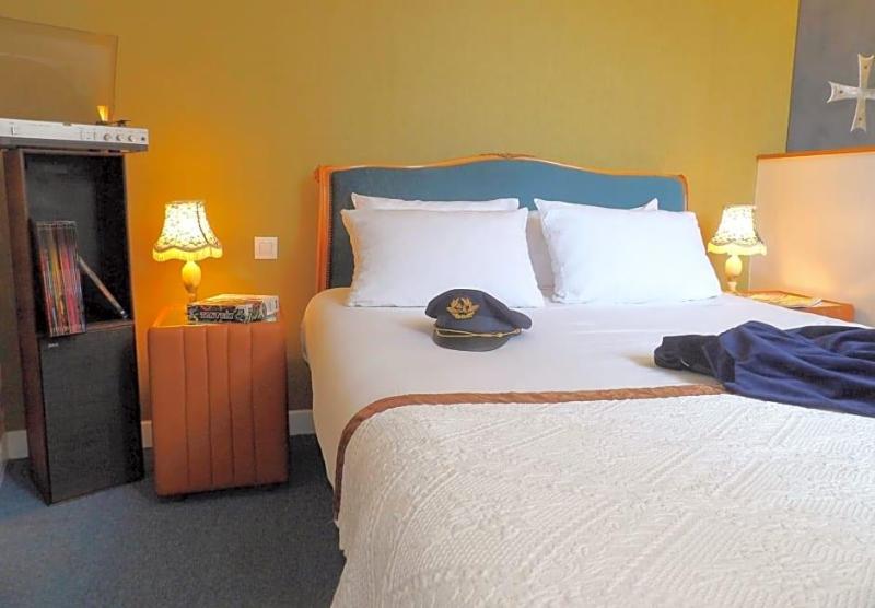 Detective Hotel image