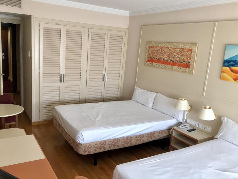 Hotel Urpi image