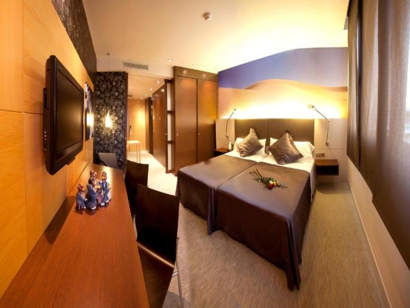Hotel Urpi image