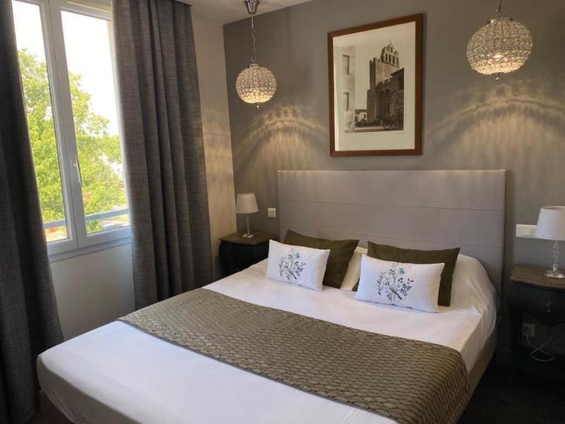 Brit Hotel Acacias image