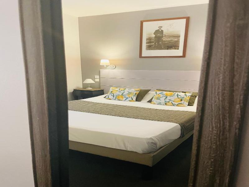 Brit Hotel Acacias image