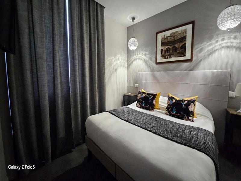 Brit Hotel Acacias image