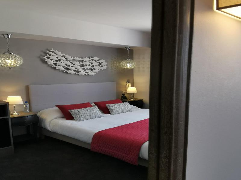 Brit Hotel Acacias image
