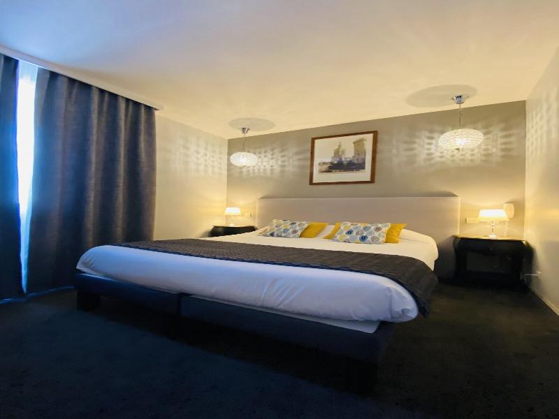 Brit Hotel Acacias image